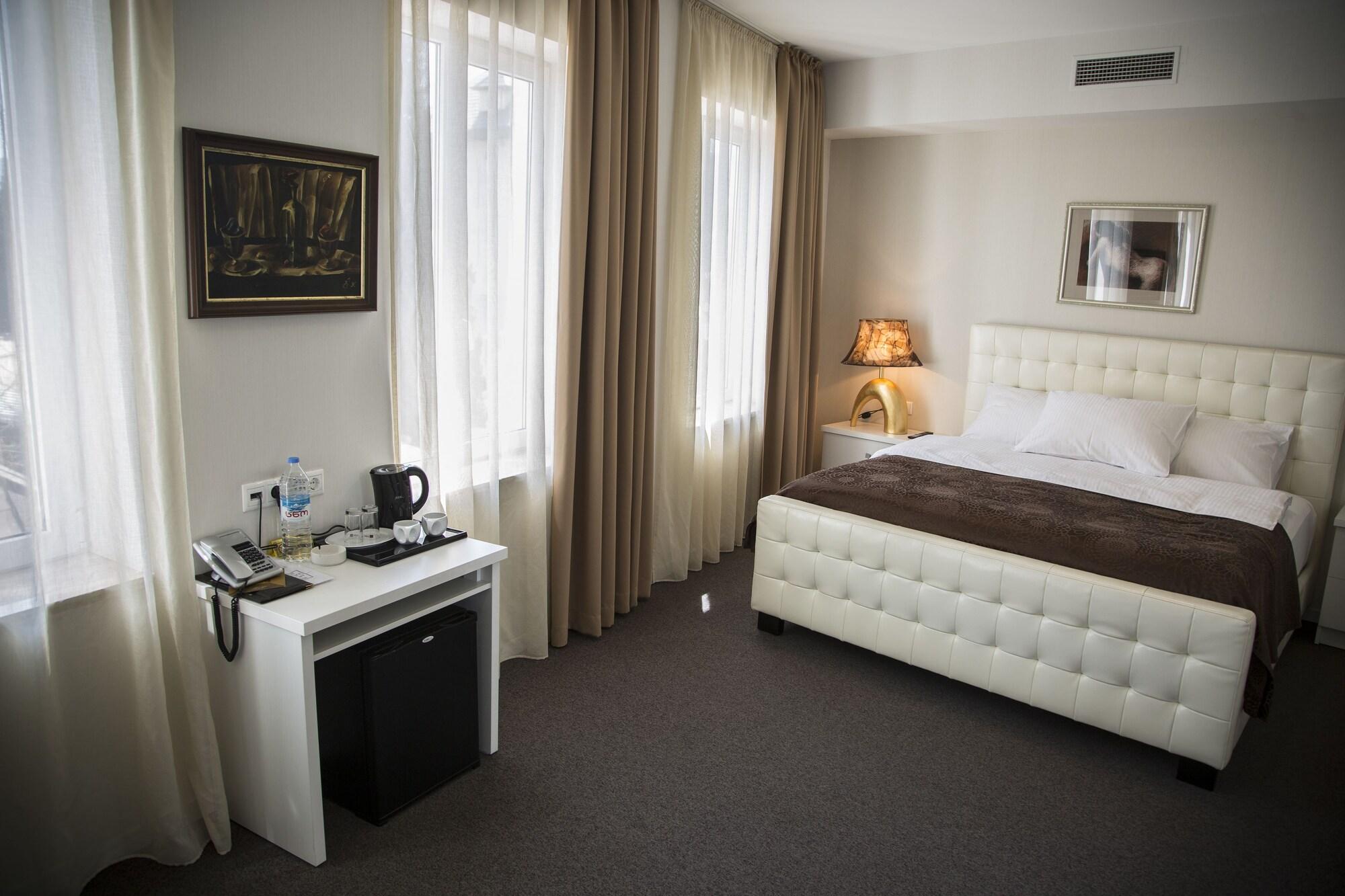 Hotel Zp Palace Tbilisi ภายนอก รูปภาพ